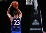 关于独行侠新秀S.约翰逊在发展联盟中表现出色的信息