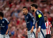 一名球员在紧要关头挺身而出，带领球队夺得胜利