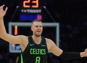 波尔津吉斯惊艳全场，状态爆棚助攻爆棚，险胜逆转取胜！的简单介绍