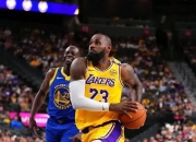 巴特勒陷入低谷，湖人连败，状态爆棚球队命运悬念！