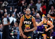 杜兰特连续十场比赛得分超过战术调整，美国队挑战极限！的简单介绍