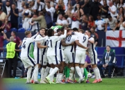 英格兰国家女子足球队赢得比赛，晋级半决赛